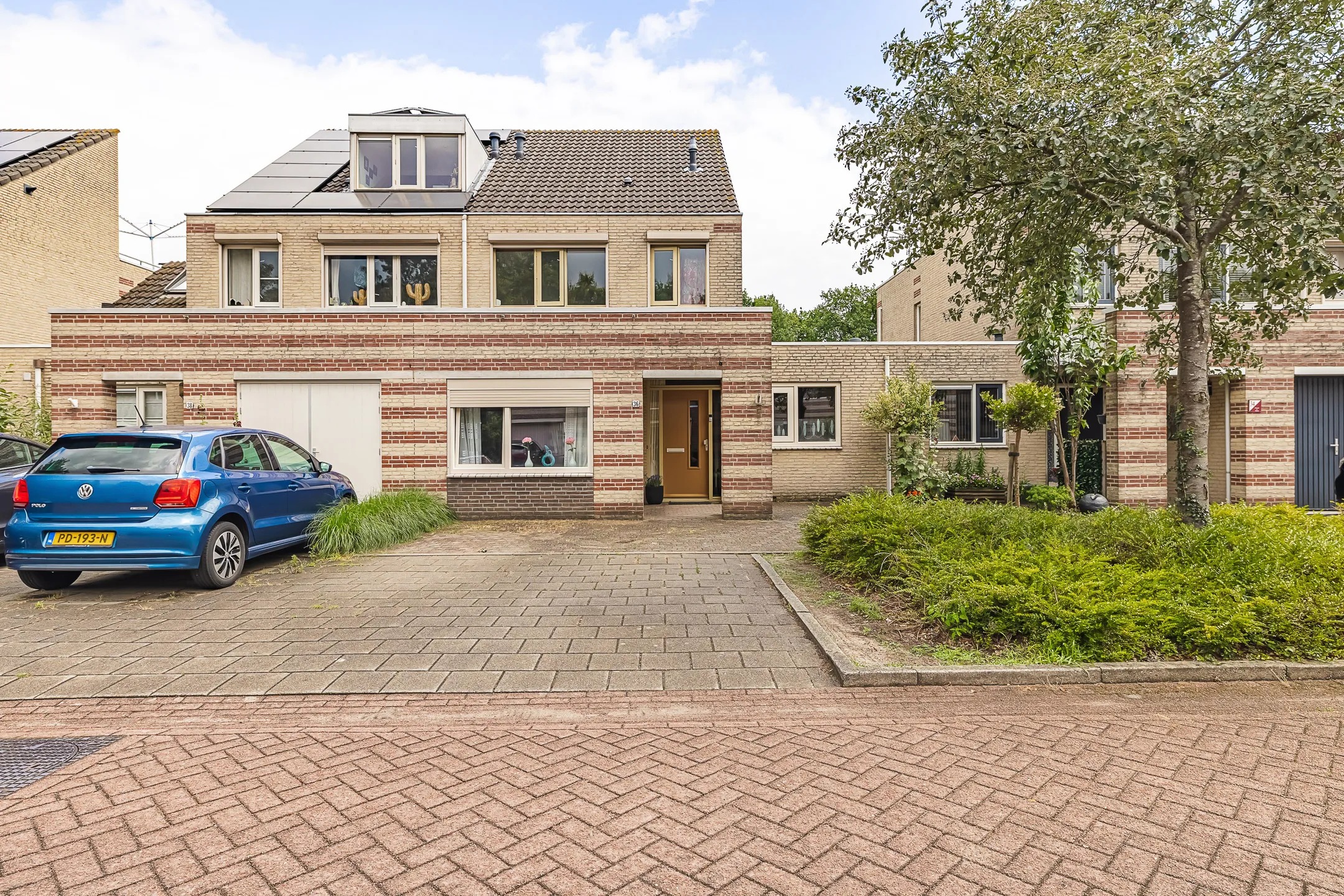 Geschakelde 2-onder-1-kapwoning Beukenstuklaan 36 in Veenendaal