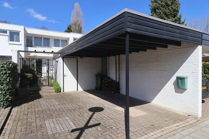 Tussenwoning Castelmorelaan 24 in Maastricht