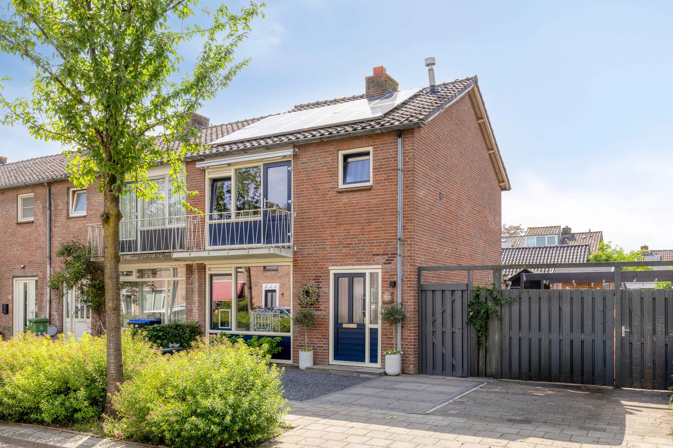 Hoekwoning Oranje Nassaustraat 22 in Grave