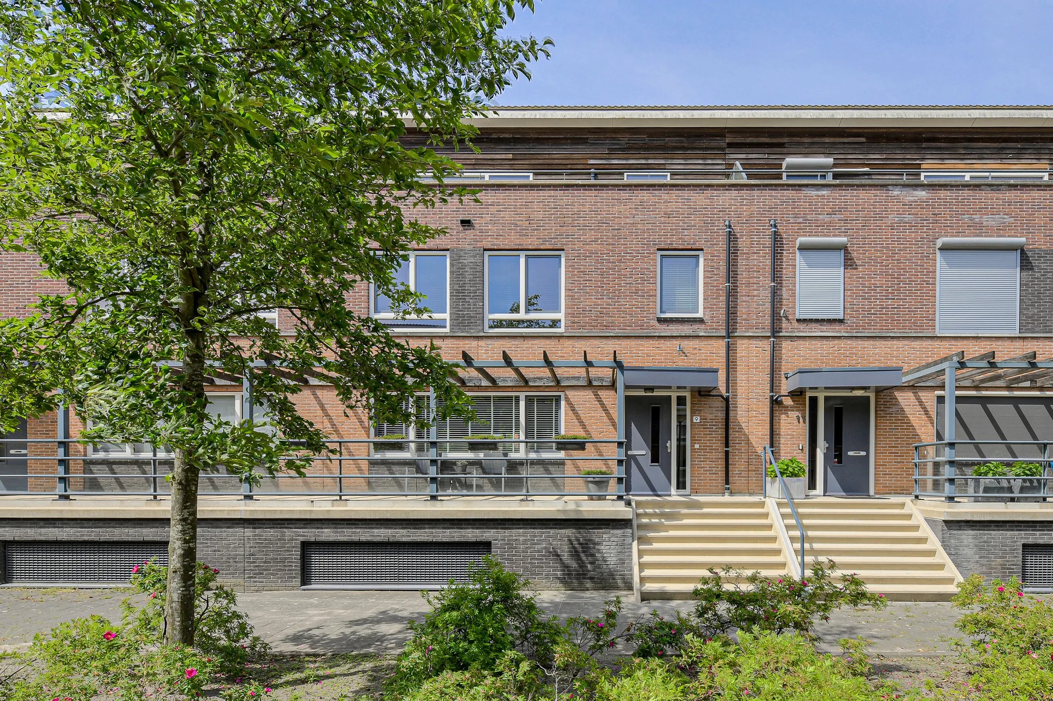 Tussenwoning (hofjeswoning) Sint Paulushof 9 in Oosterhout