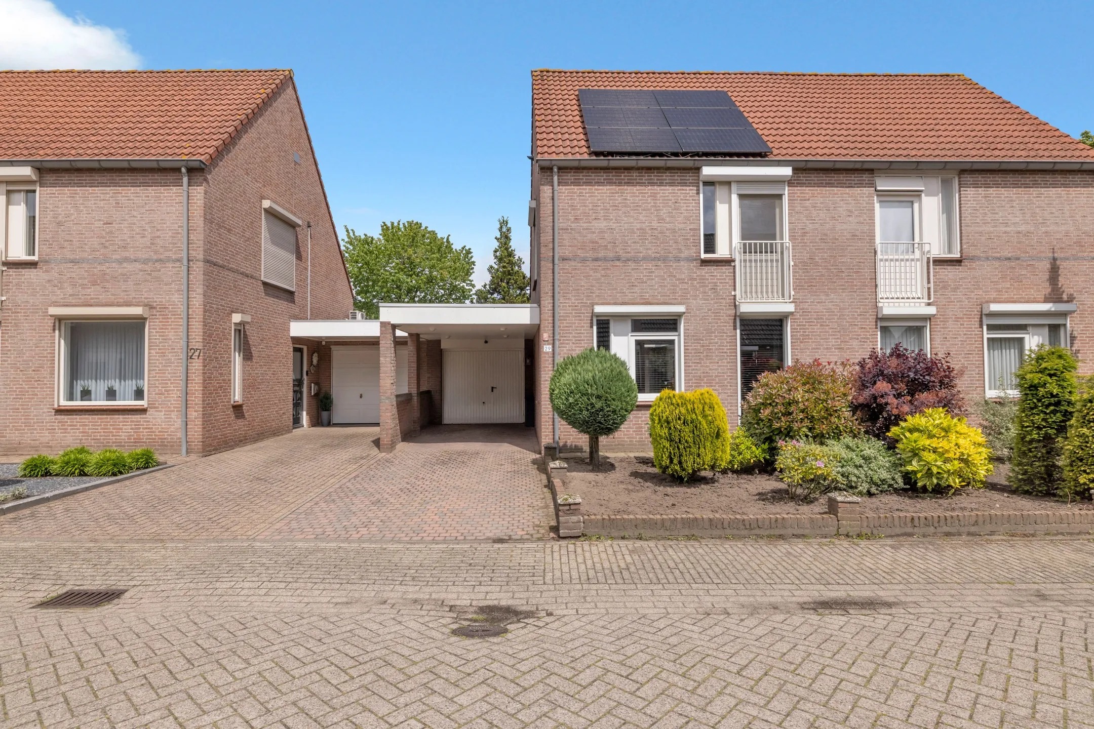 Geschakelde 2-onder-1-kapwoning Elandlaan 29 in Helmond