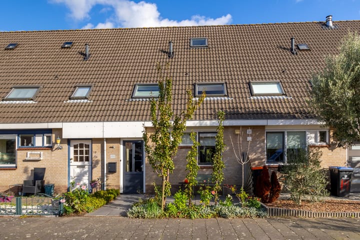 Tussenwoning Prinses Ireneweg 12 in Oud-Alblas