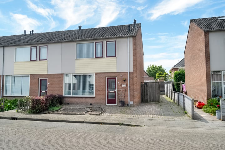 Hoekwoning Wethouder van Akenstraat 25 Est