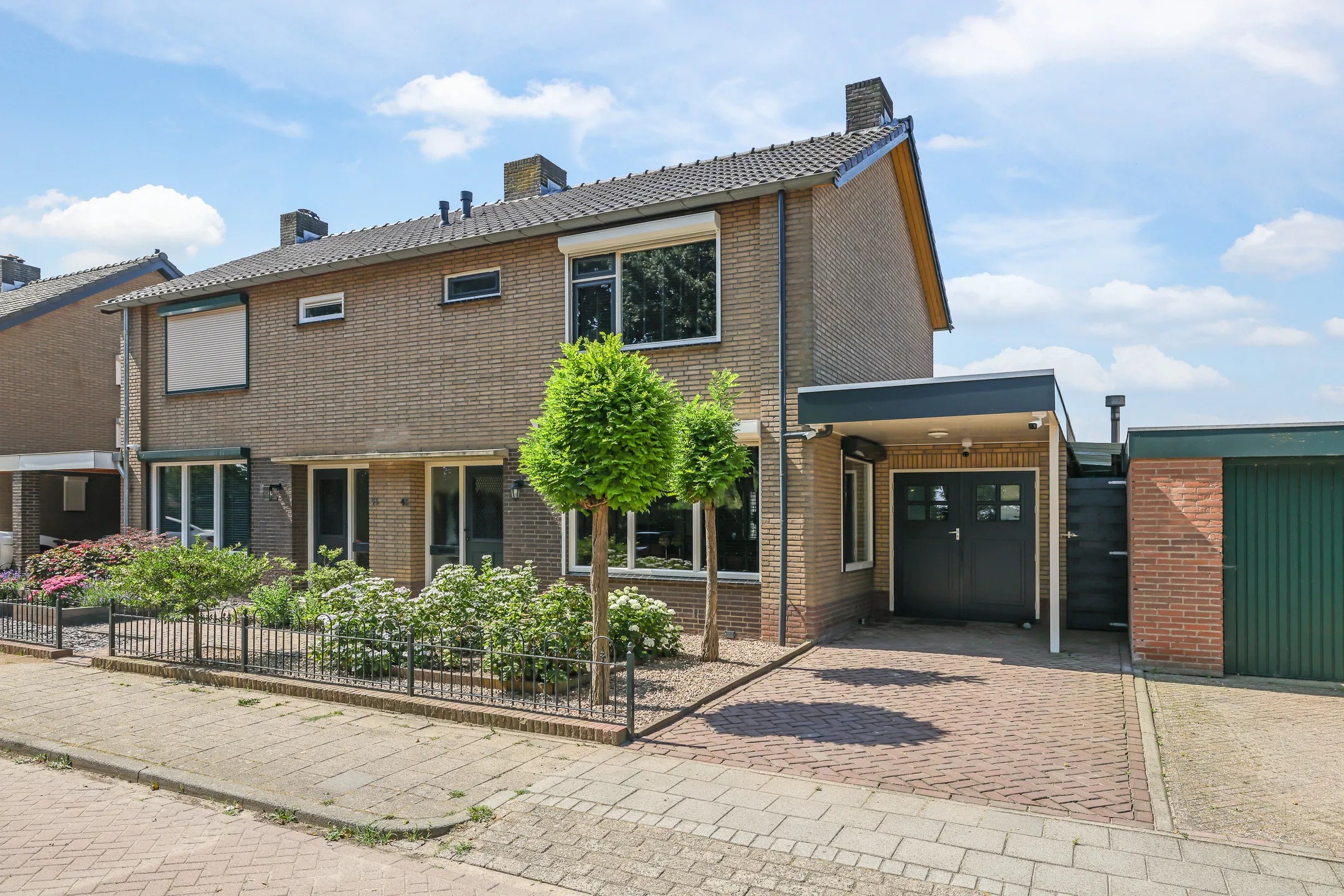 2-onder-1-kapwoning Notenboomstraat 45 in Haalderen