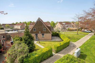 2-onder-1-kapwoning Vriezendijk 2 in Steenbergen