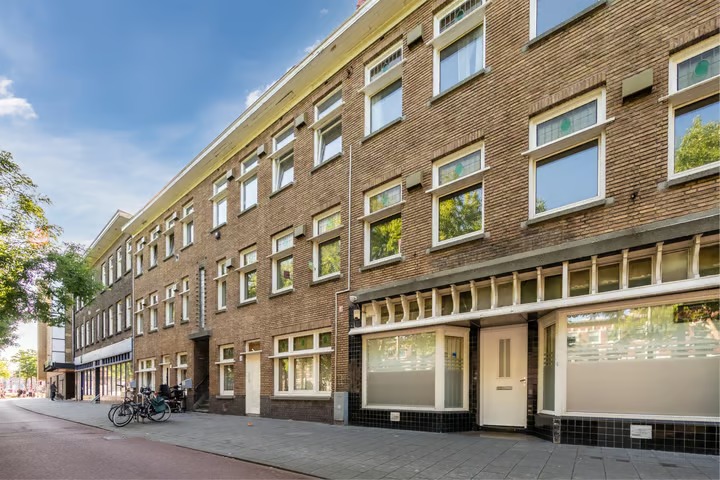 Portiekflat Loosduinsekade 233 in Den Haag