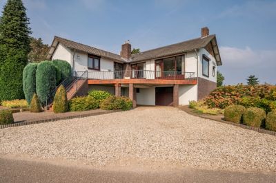 Eengezinswoning, vrijstaande woning Maasbreeseweg 215 in Venlo