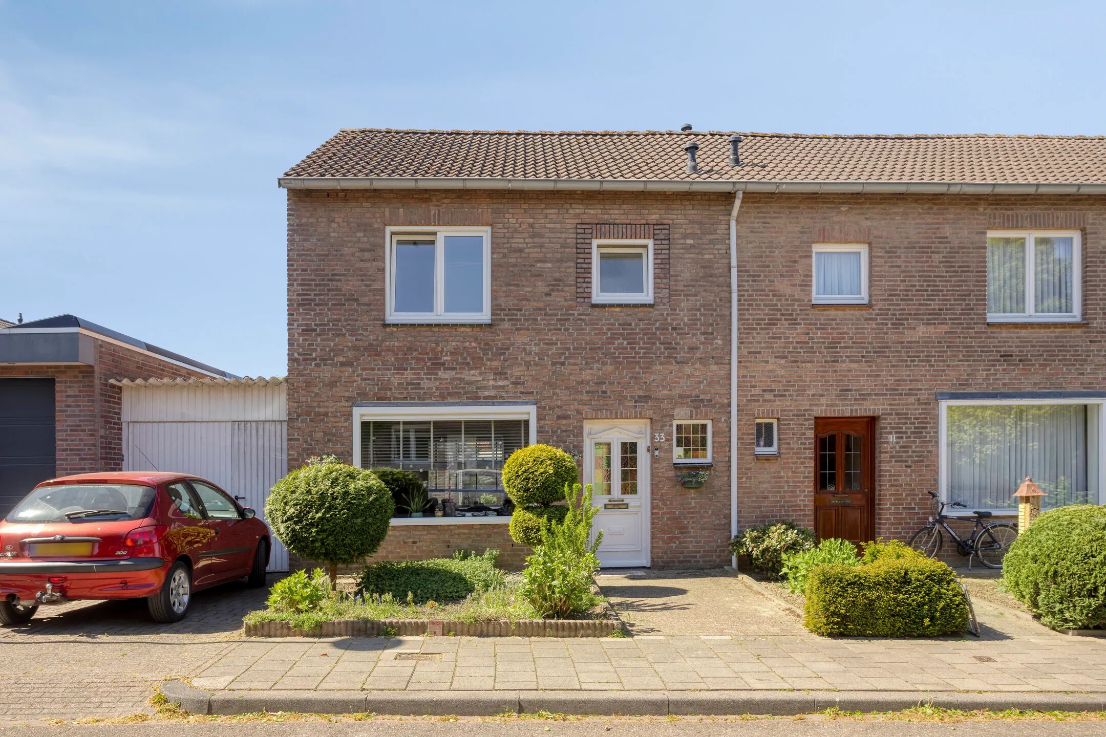 Hoekwoning Annastraat 33 in Beek