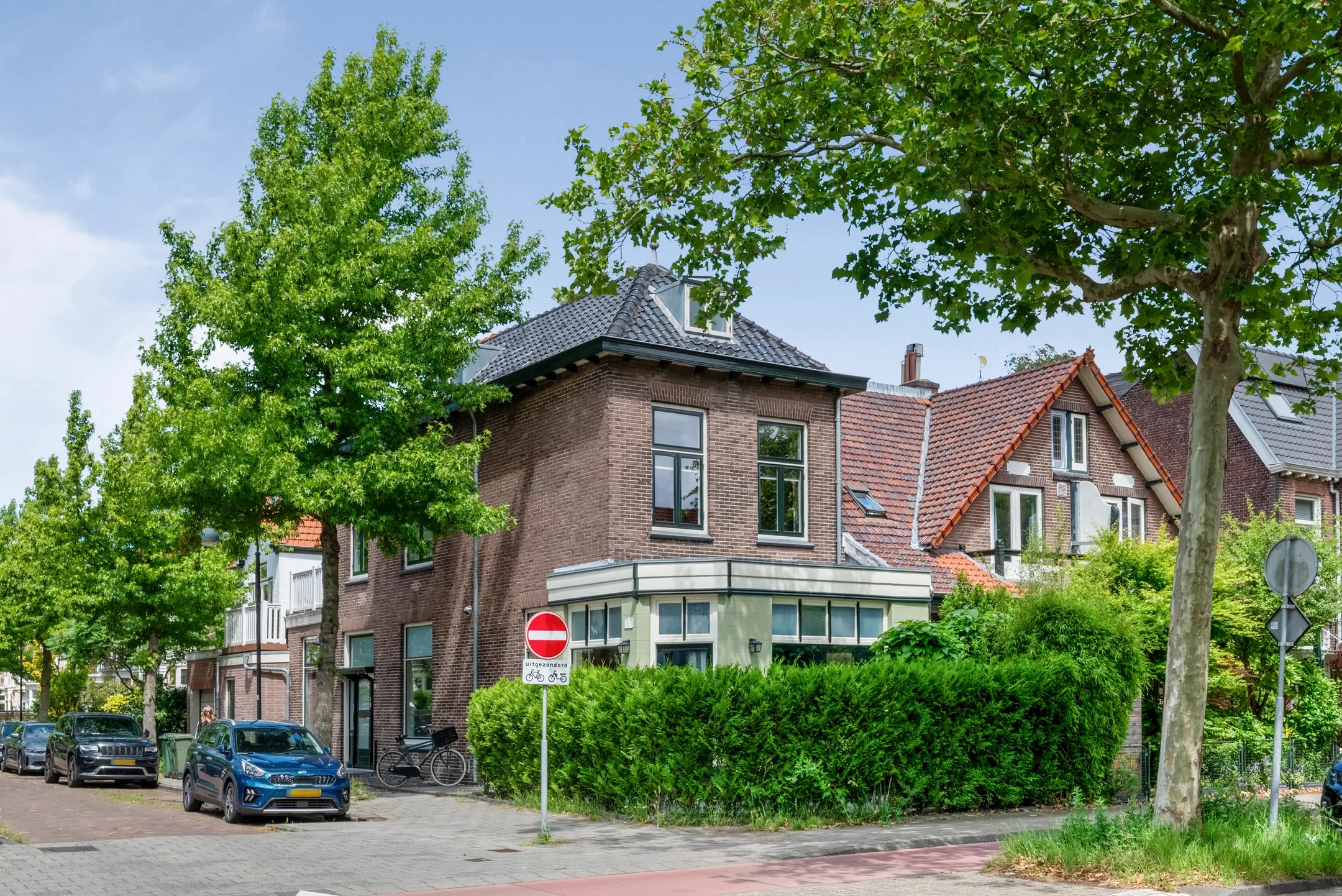 Hoekwoning Overtonstraat 2 A in Haarlem