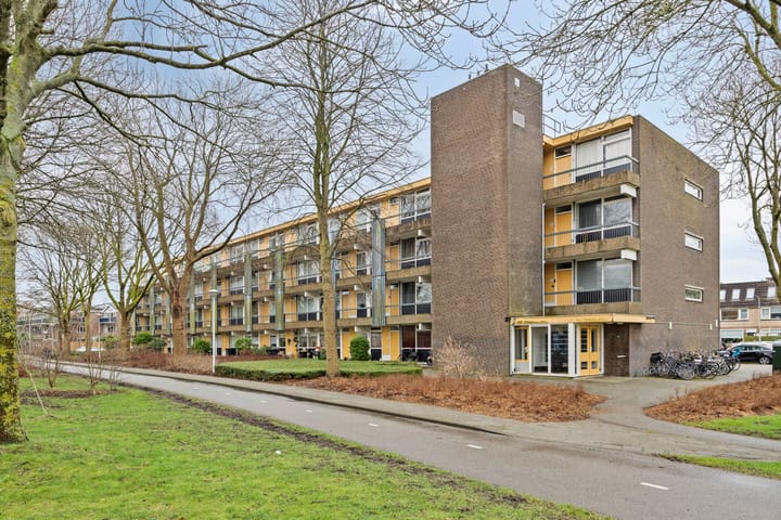 Galerijflat Burgemeester Wapstraat 76 in Zoeterwoude
