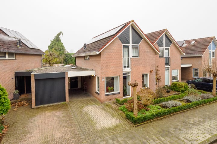 Geschakelde woning Eduard Verkadestraat 72 in Hengelo