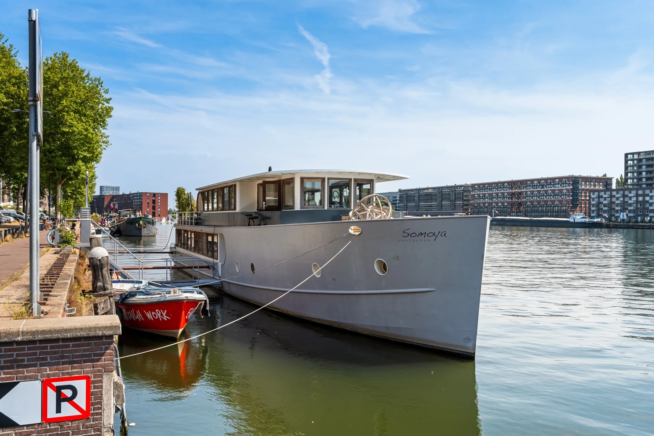 Vrijstaande woning (waterwoning) Javakade 77 in Amsterdam