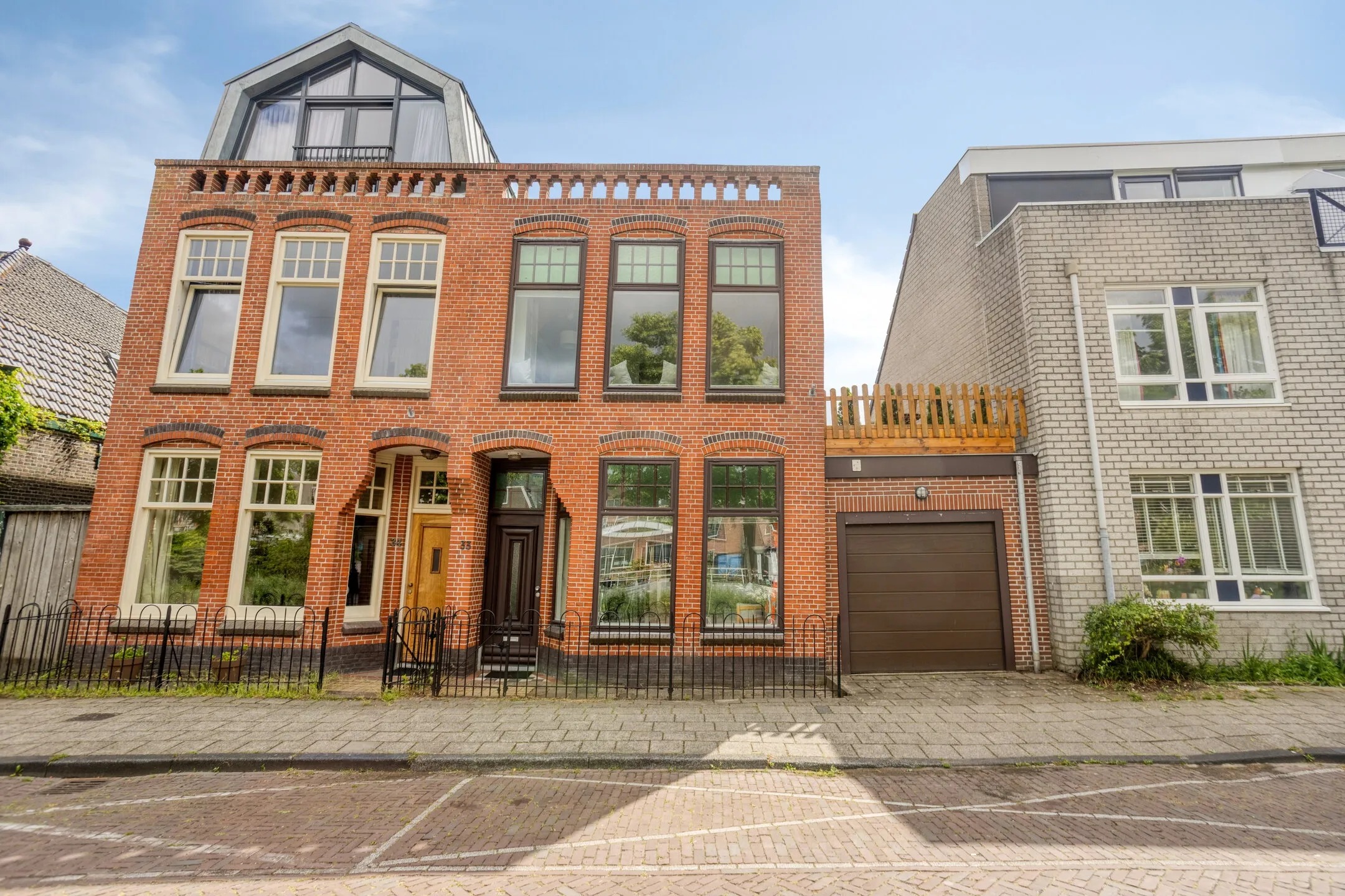 Geschakelde 2-onder-1-kapwoning Haarlemmerweg 33 in Leiden