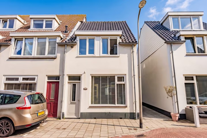 Hoekwoning Chr. de Wetstraat 14 in Katwijk