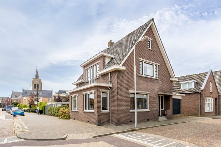 Eengezinswoning, vrijstaande woning Emmastraat 1 Groot-Ammers
