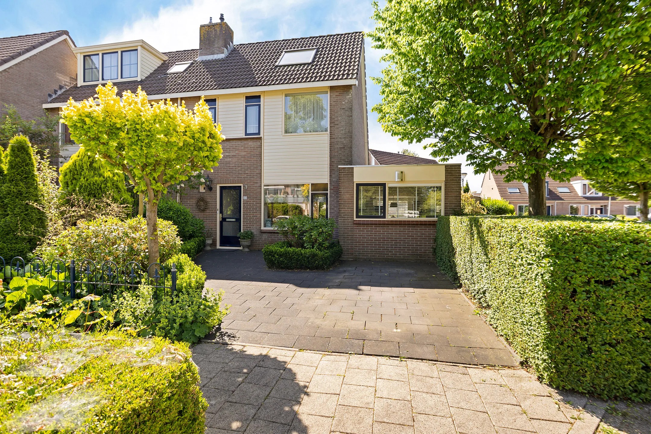 Hoekwoning Vierkant 20 in Wognum