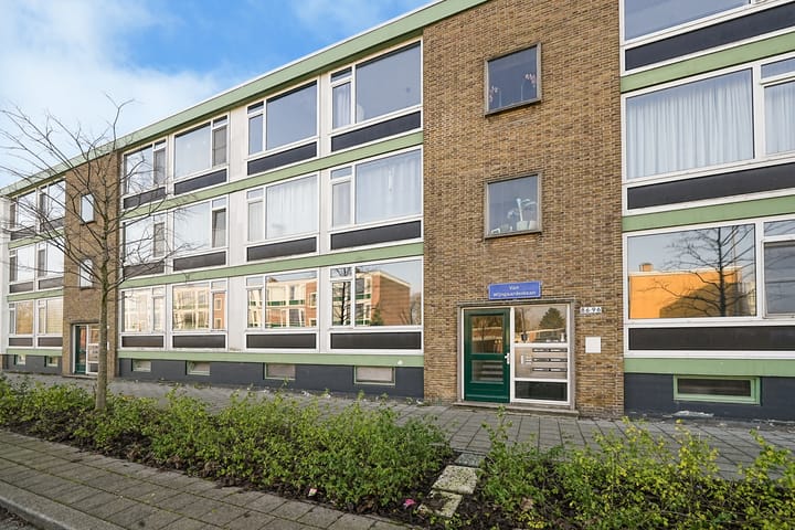 Portiekflat Van Wijngaardenlaan 90 in Rotterdam