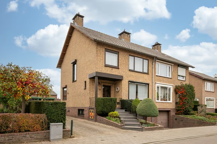 2-onder-1-kapwoning Schout Offermanstraat 33 Roermond