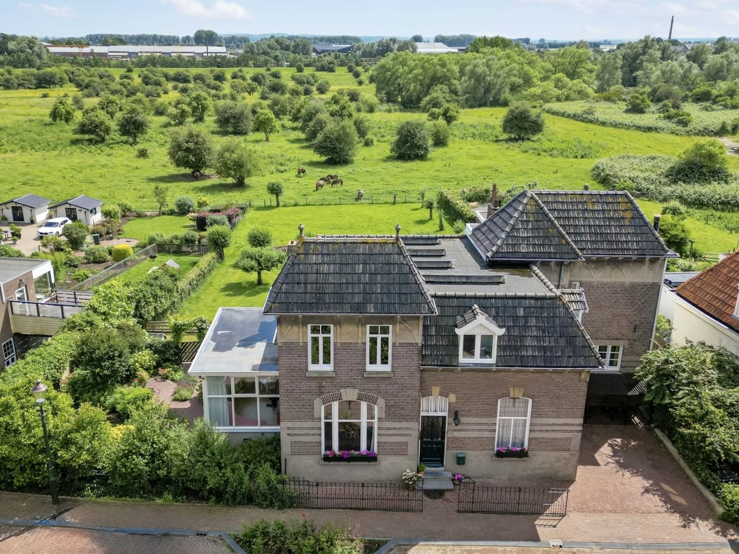 Vrijstaande woning (dijkwoning) Dorpsdijk 22 in Lobith