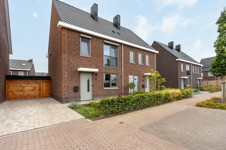 2-onder-1-kapwoning Smidse 13 in Weert