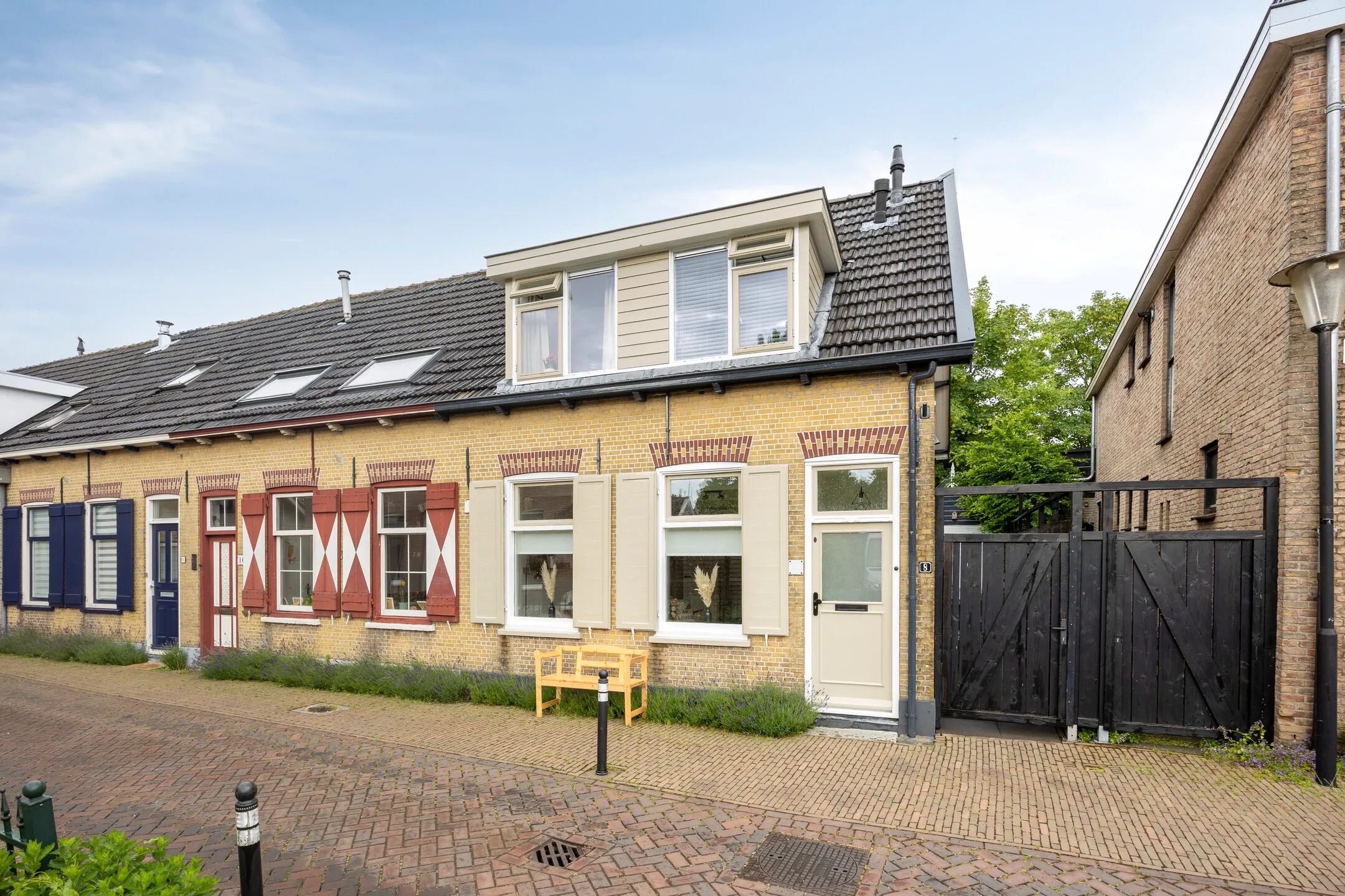 Hoekwoning Schoolweg 8 in Lekkerkerk