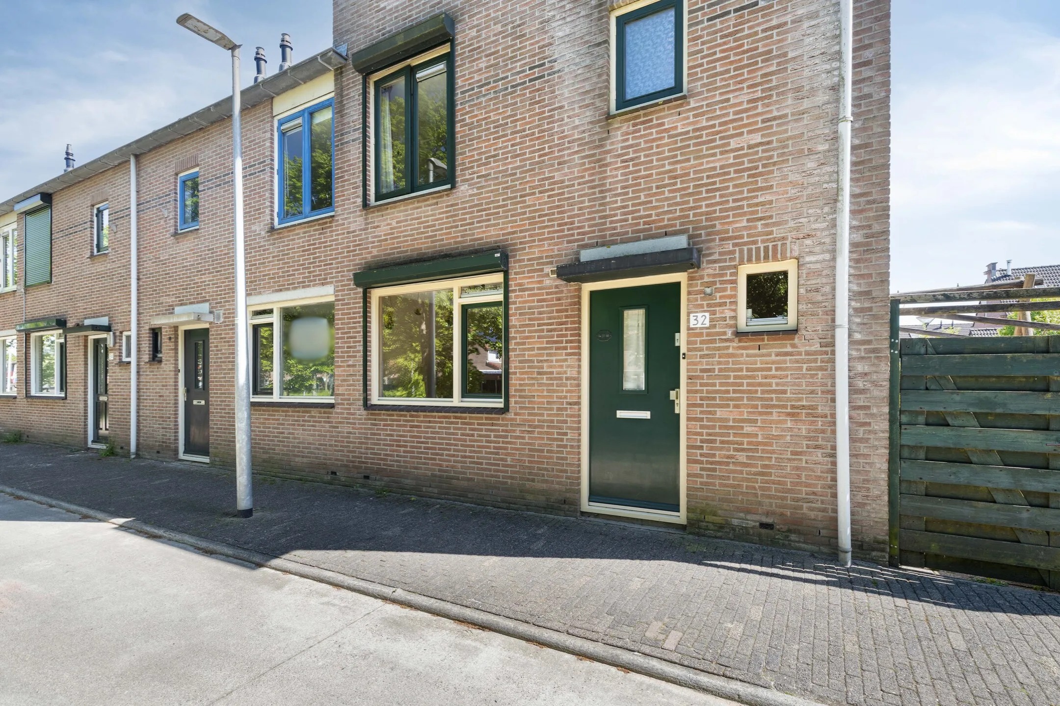 Hoekwoning Radboudgracht 32 in Hoorn