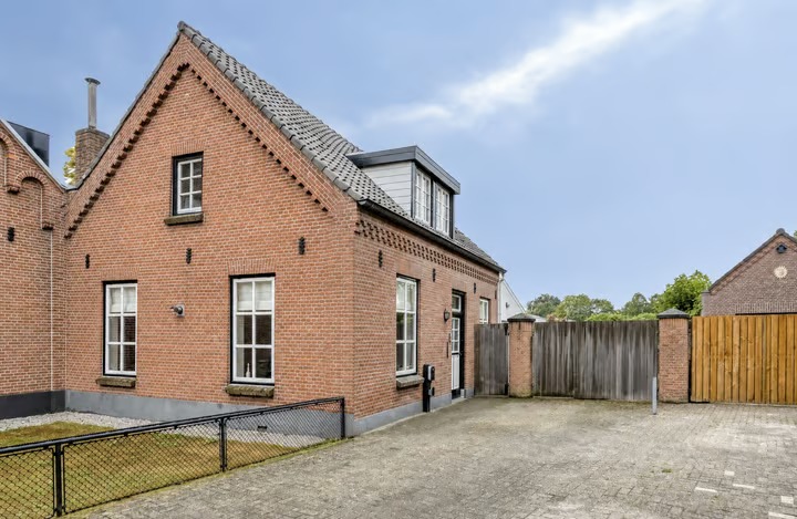 Geschakelde woning Klokkengietersstraat 11 in Aarle-Rixtel
