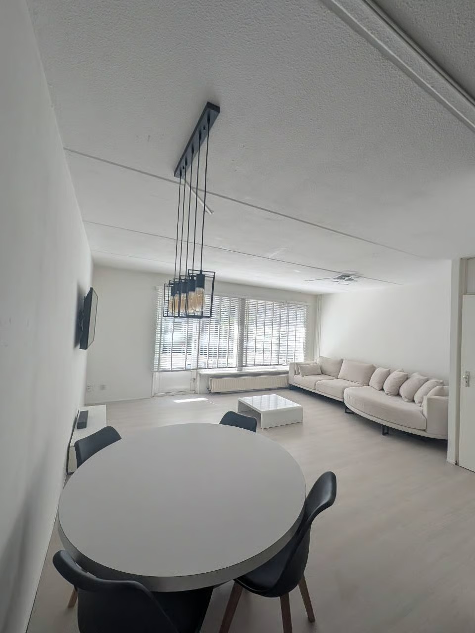 Tussenwoning Moessorgskystraat 12 in Almere