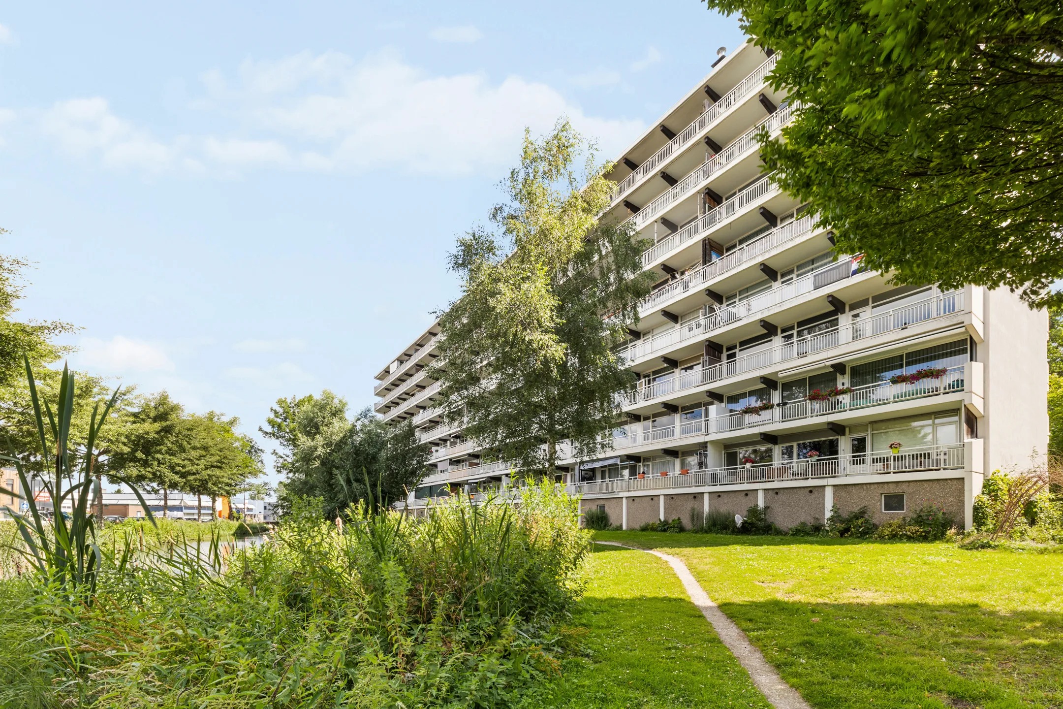 Galerijflat Heemraadweg 232 in Weesp