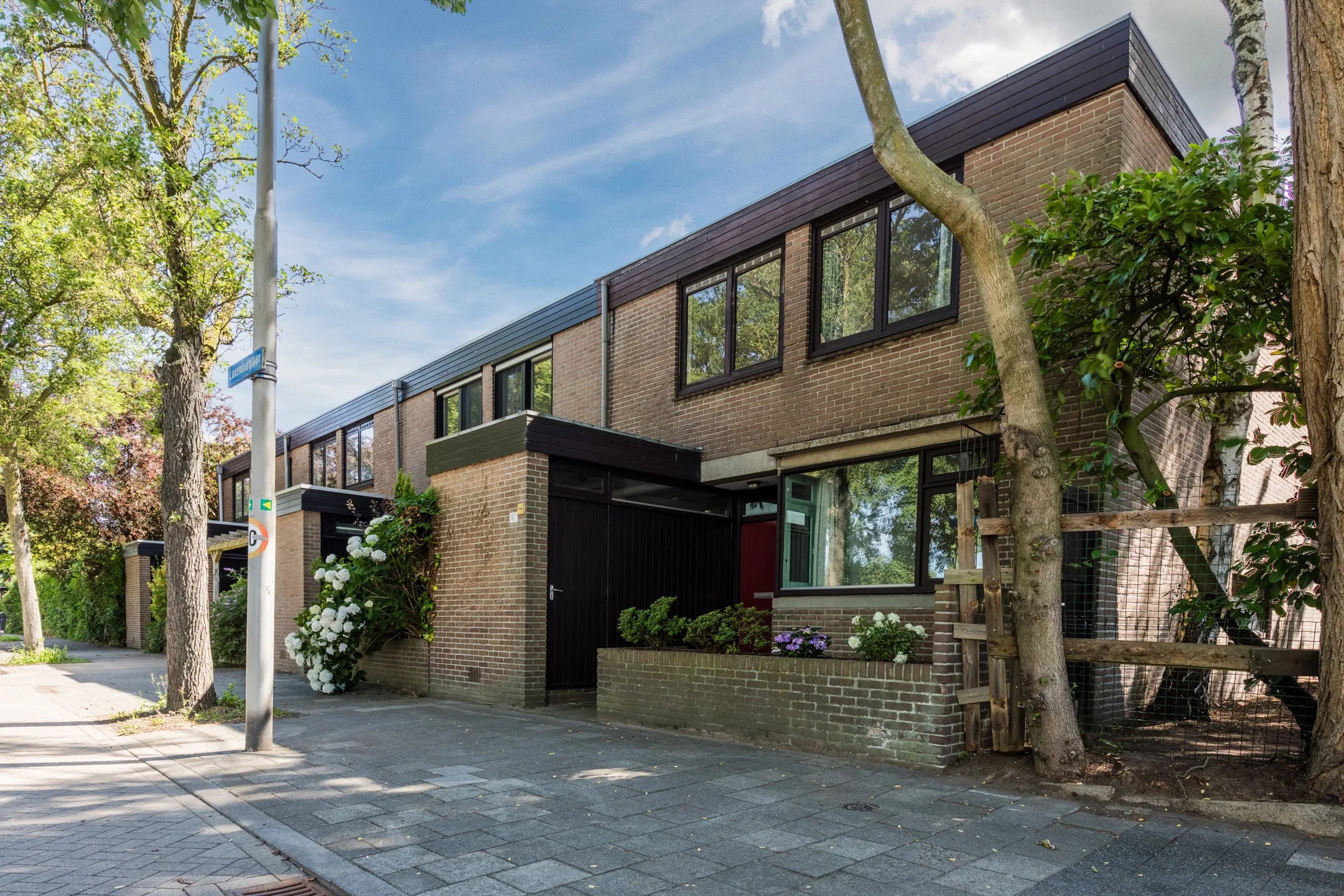 Hoekwoning Luxemburglaan 107 in Eindhoven