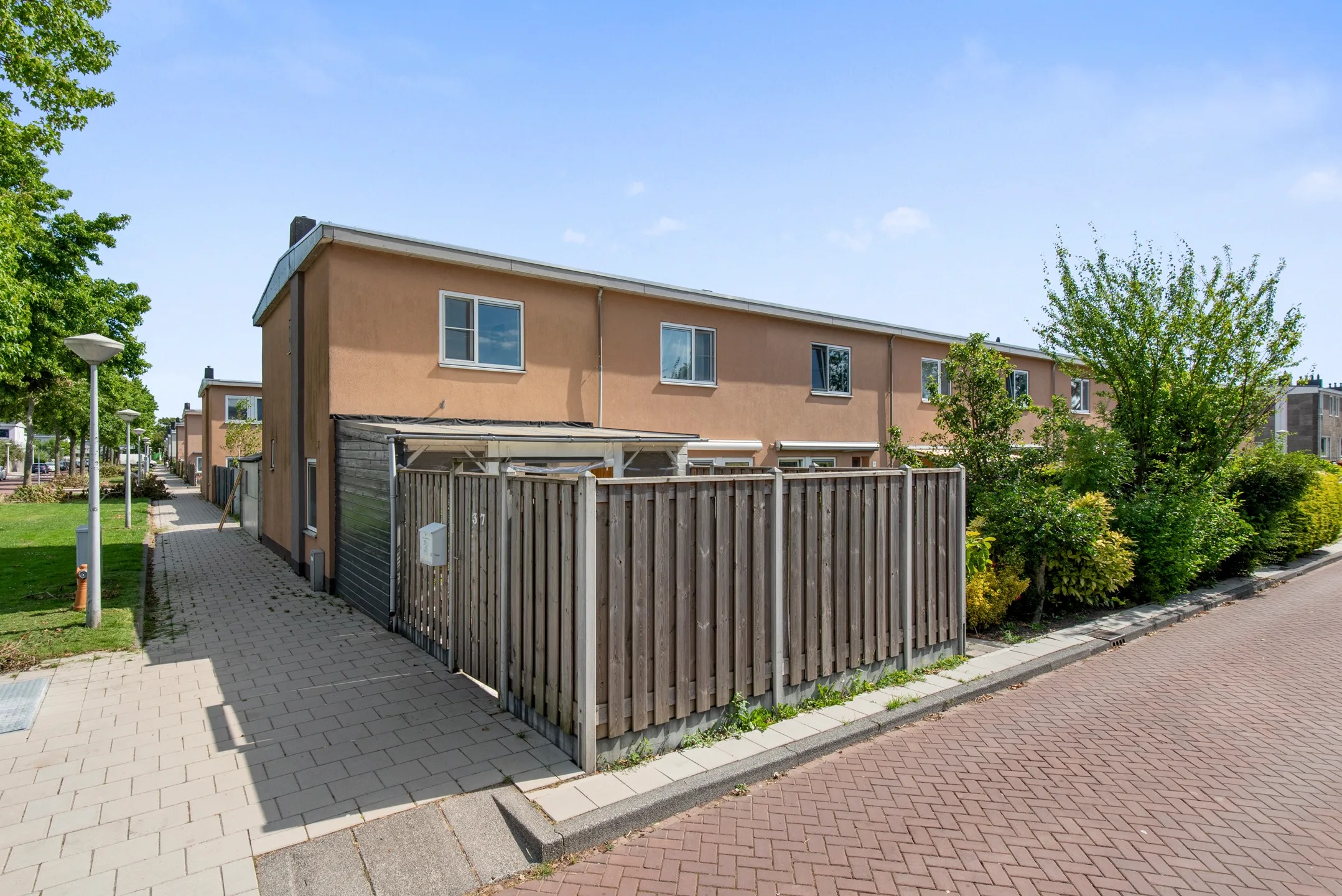 Hoekwoning Pruimenstraat 37 in Amsterdam