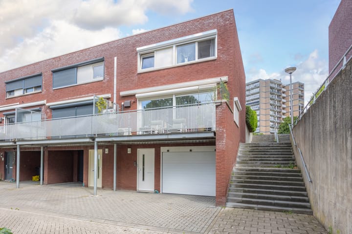 Hoekwoning Duitslandlaan 21 Heerlen