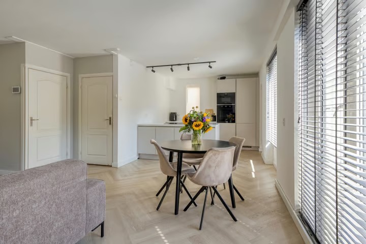 Hoekwoning (kwadrant woning) Stoelenmatterhof 15 in Schiedam