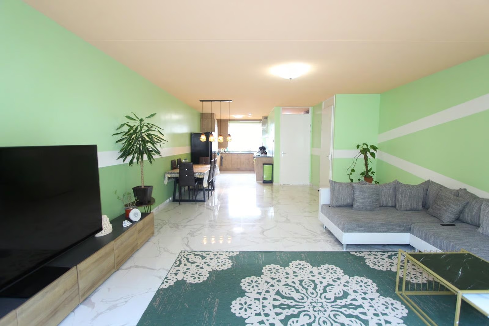 Tussenwoning Clara Egginklaan 22 in Uithoorn