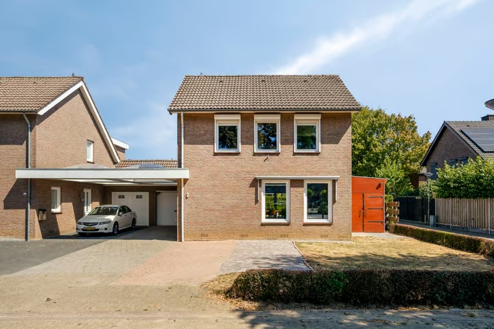 Geschakelde woning Pastoor Meullenersplein 2 in Obbicht