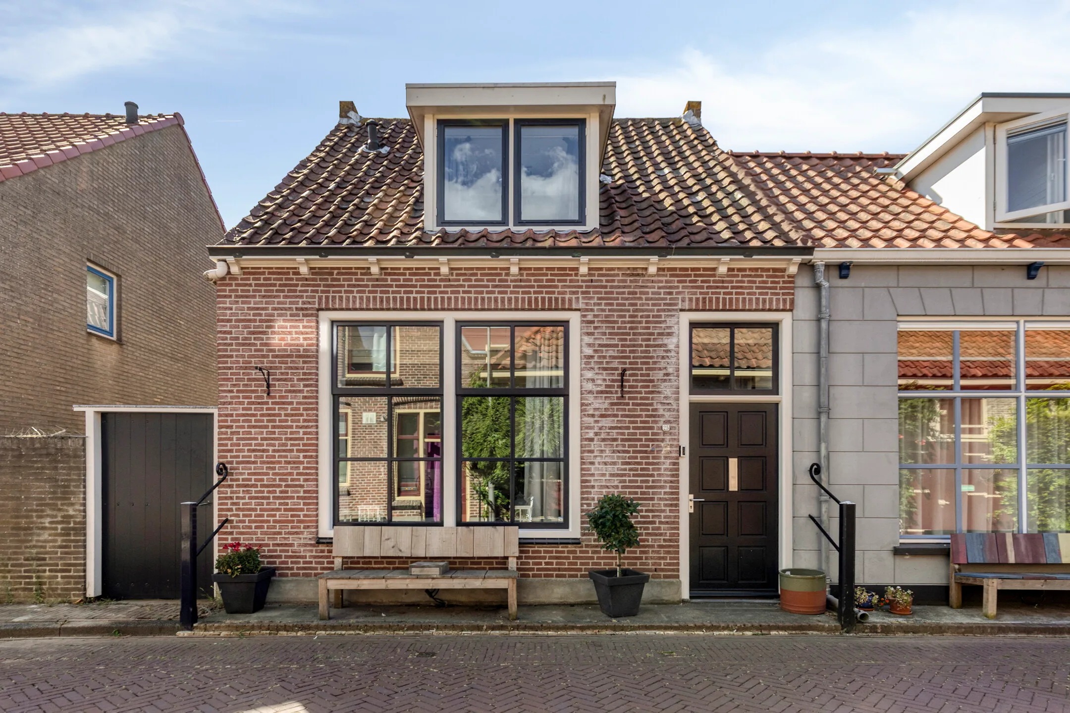 Hoekwoning Pieterseliestraat 25 in Zierikzee