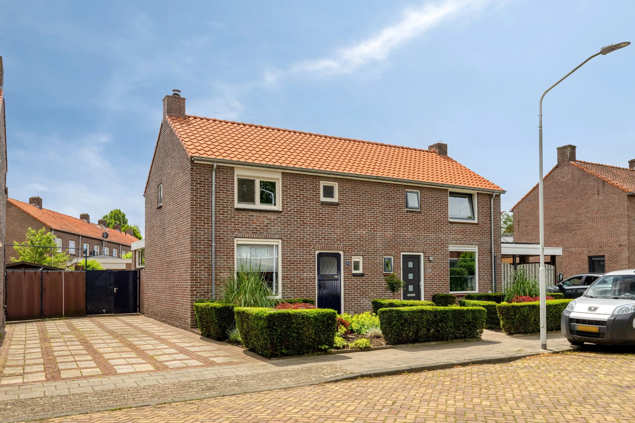 2-onder-1-kapwoning Drs. J.L. Moonenstraat 21 in Best