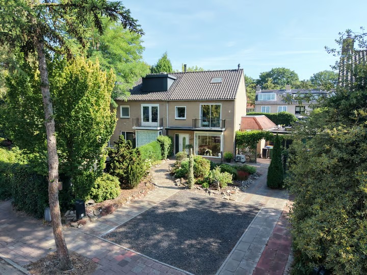 Hoekwoning Evert Cornelislaan 24 in Bilthoven
