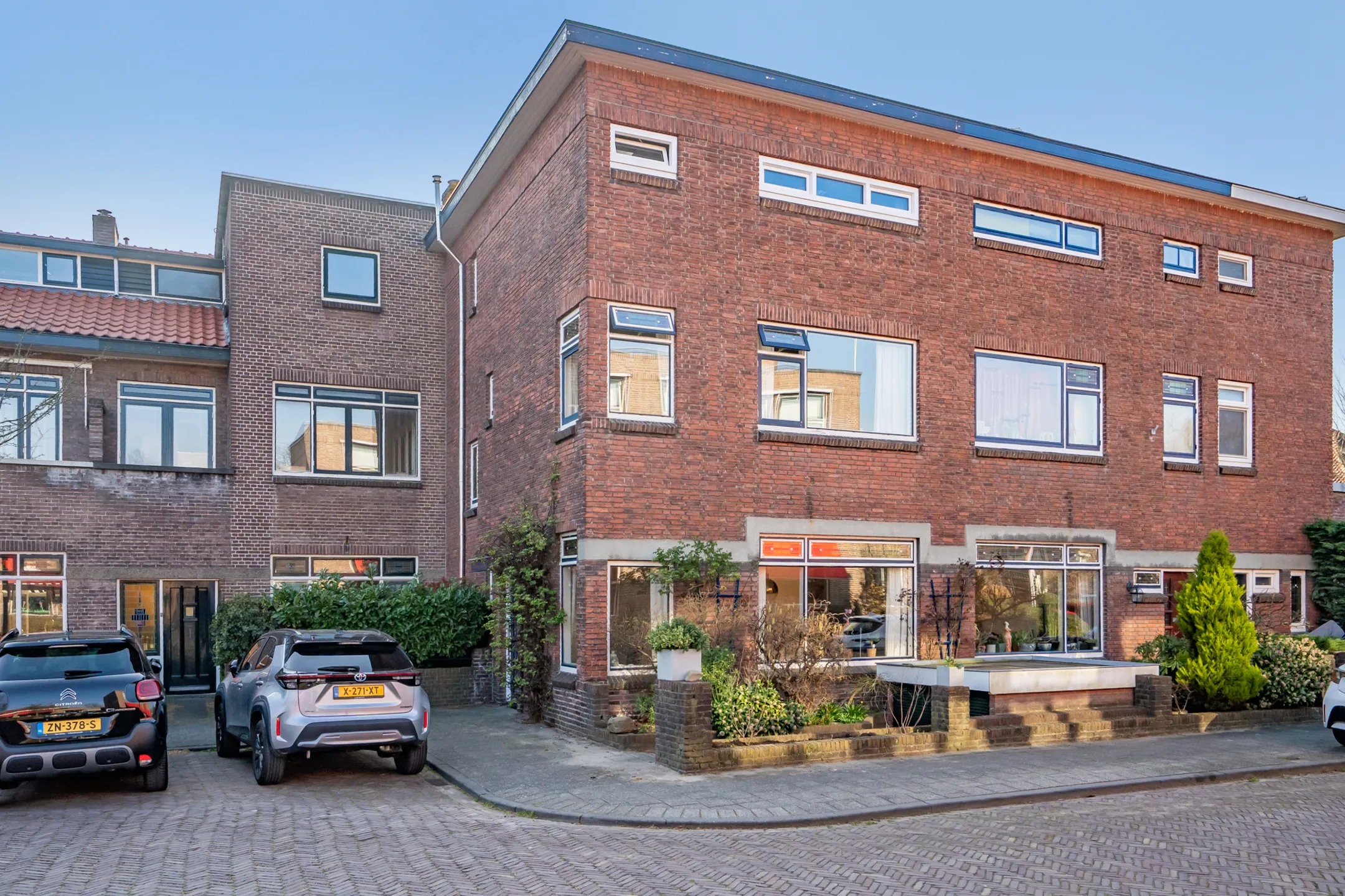 Hoekwoning Plaats van Middendorp 15 in Voorburg