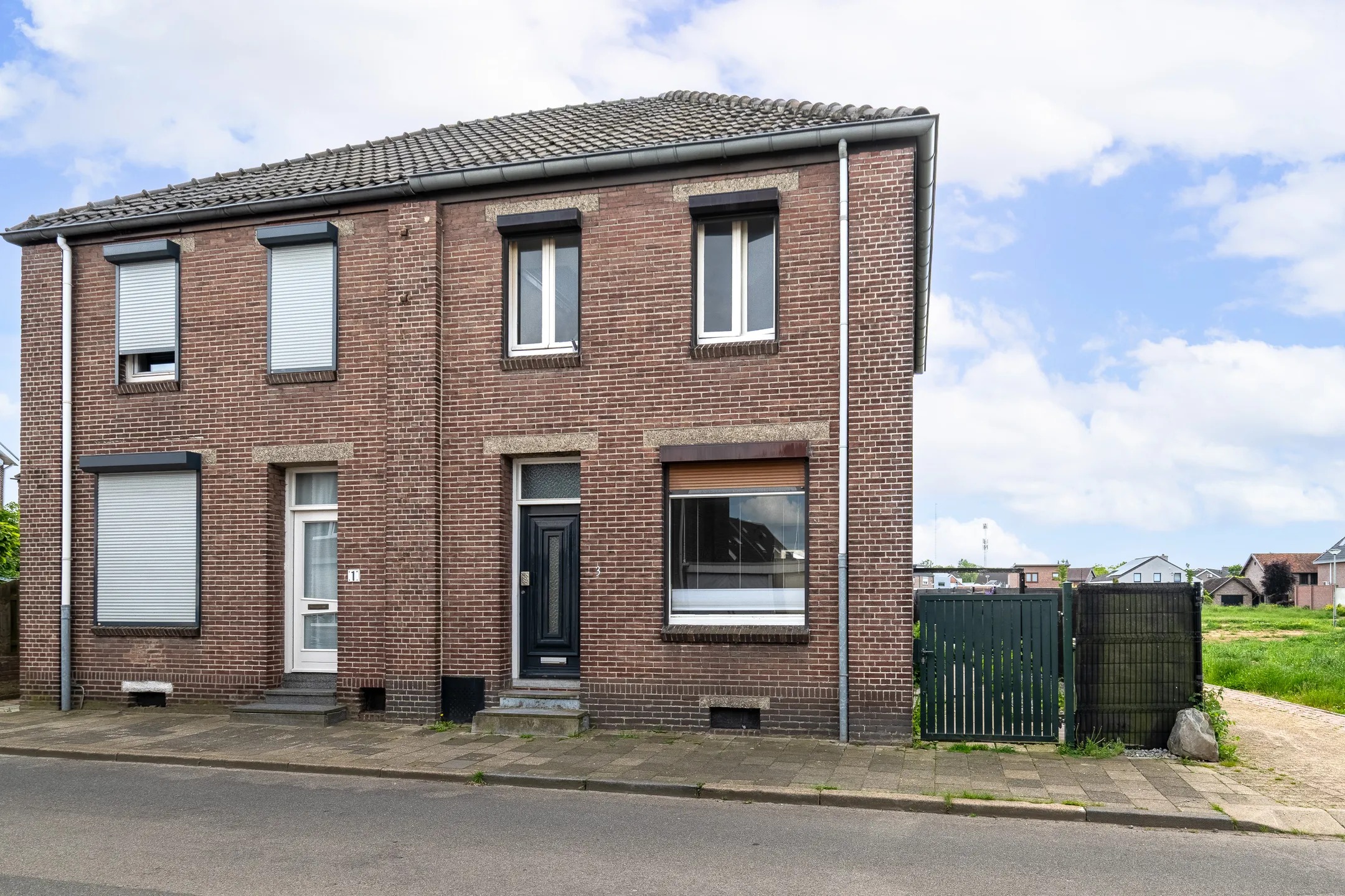 2-onder-1-kapwoning Hekeleweg 3 in Landgraaf