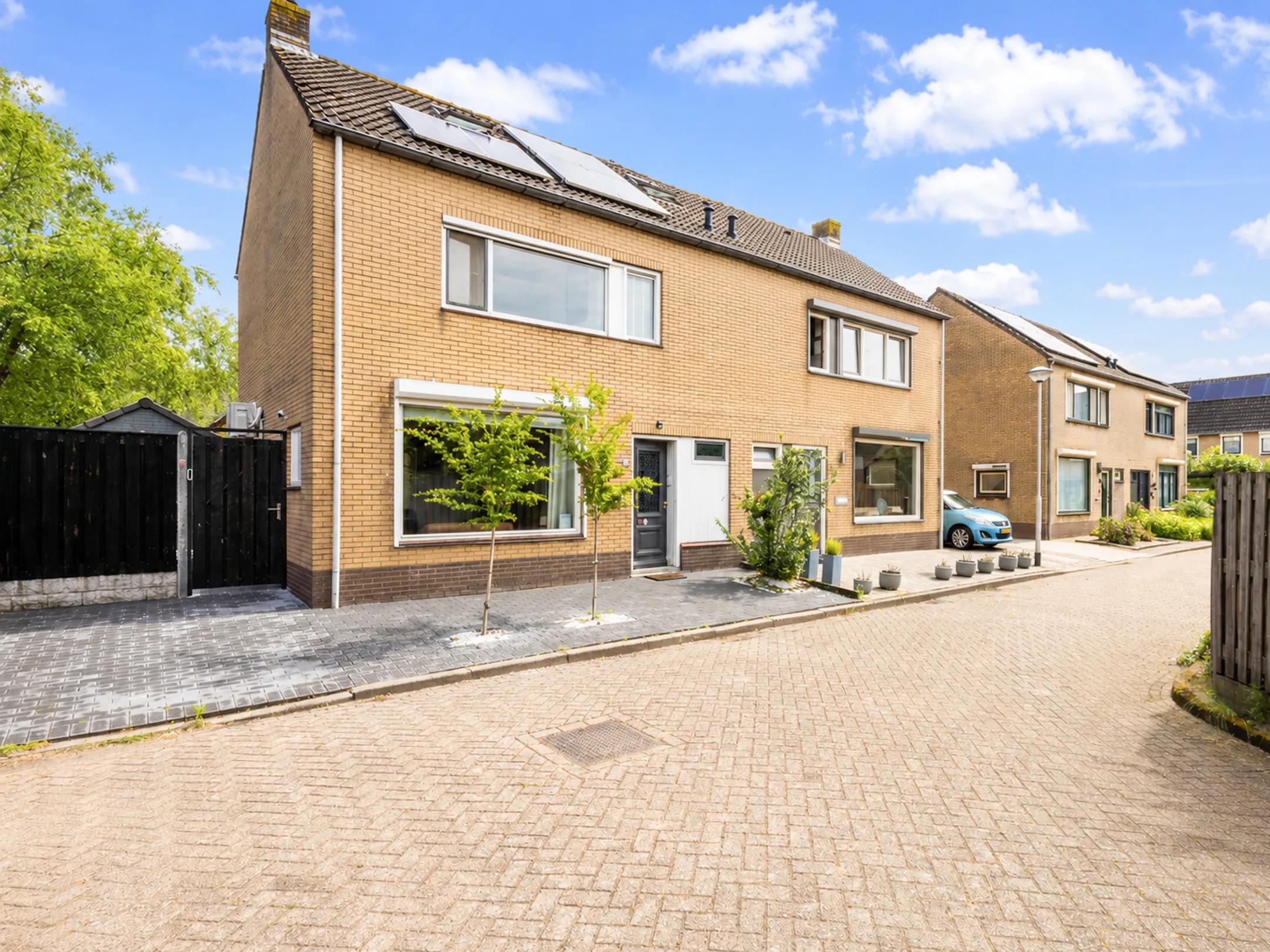 2-onder-1-kapwoning Spoorwaterstraat 22 in Hulst