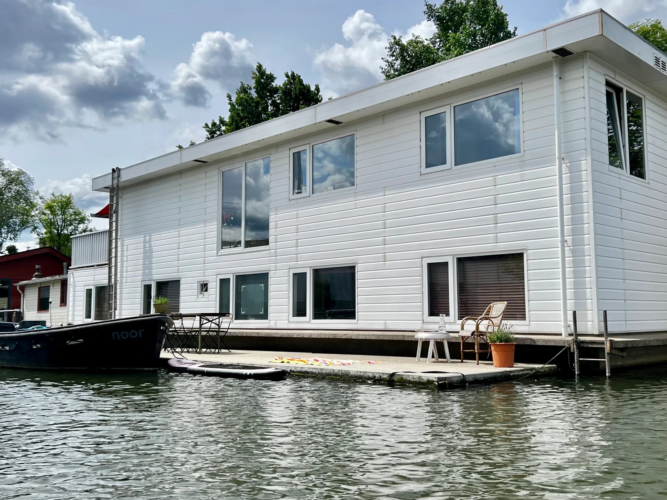Vrijstaande woning (waterwoning) Grasweg 21 A Amsterdam
