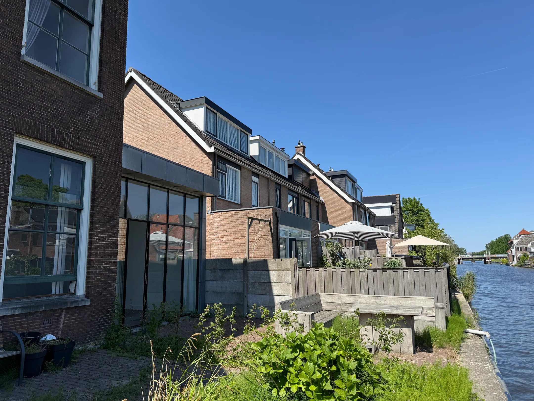 Hoekwoning Hoge Rijndijk 316 A in Leiden