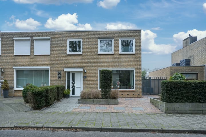 Hoekwoning Nobelstraat 19 in Geleen