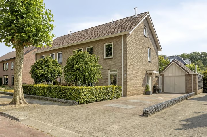 2-onder-1-kapwoning Platanenlaan 56 in Renswoude