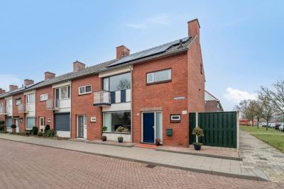 Hoekwoning Pater Beckerstraat 35 in Oudenbosch