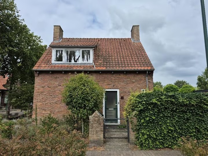 Vrijstaande woning Nieuwstraat 1 in Teteringen