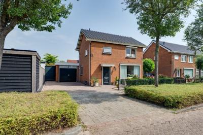 Eengezinswoning, vrijstaande woning van Tienhoven van de Boogaardstraat 17 in Werkendam