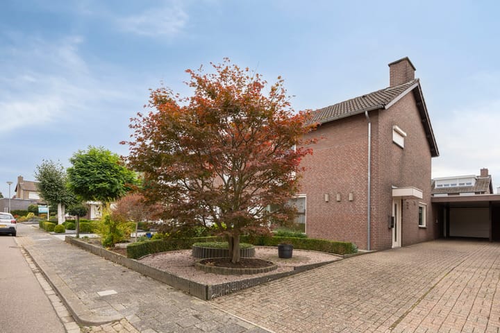 Eengezinswoning, 2-onder-1-kapwoning Merelstraat 11 in Berg en Terblijt