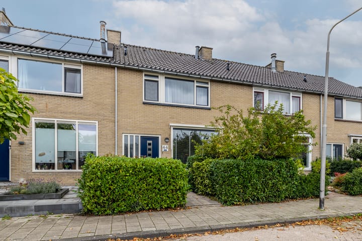 Tussenwoning Klompenmakerij 44 in Barendrecht